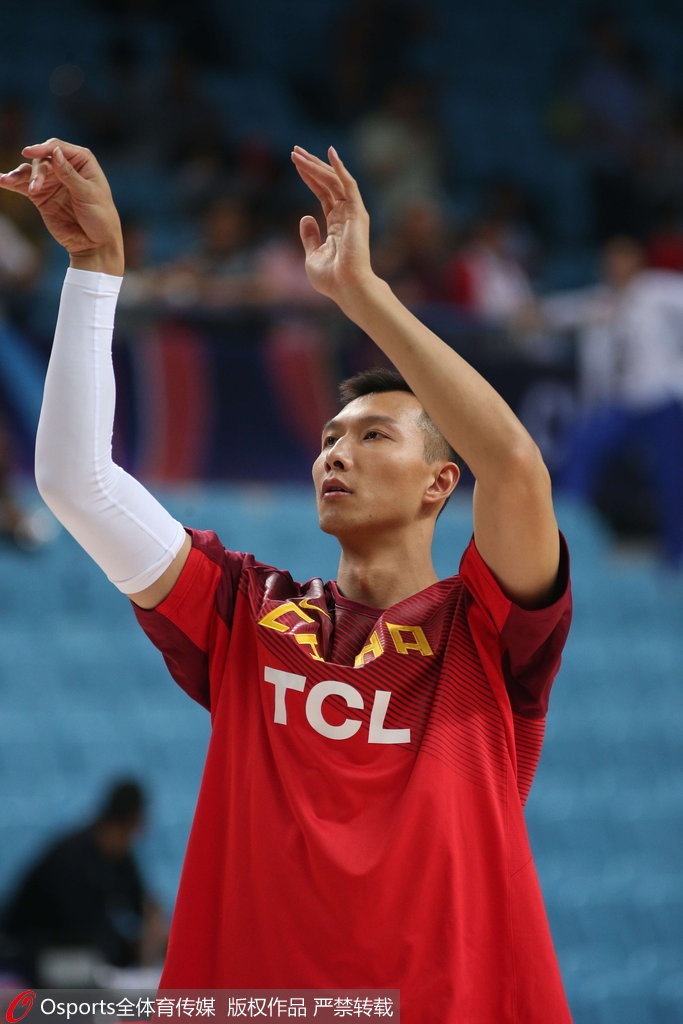 塞维利亚训练开放日，赛后队长鼓劲引欢呼，意甲在即，身体对抗强度拉满的简单介绍