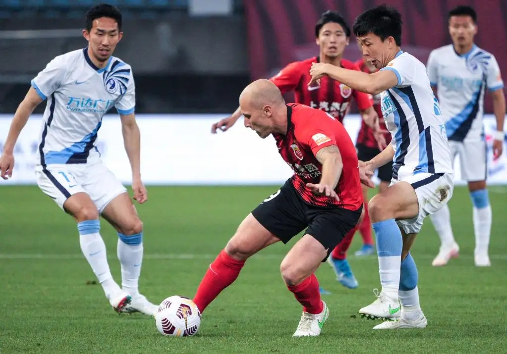  中超窗口期走向成谜，阿森纳调整名单，引发热议，数据趋势出现新变化